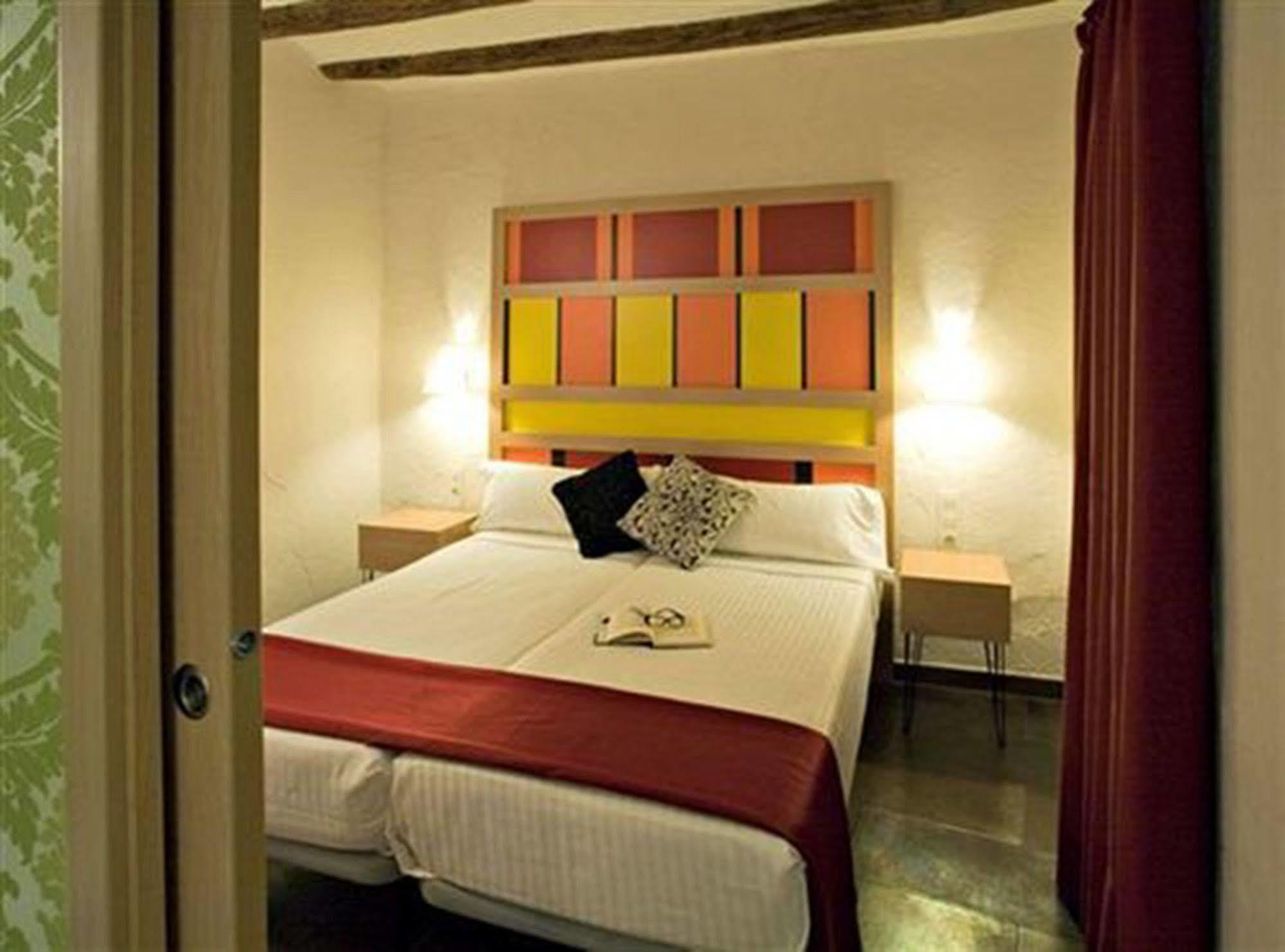 Ciutat Vella Apartment Barcelona